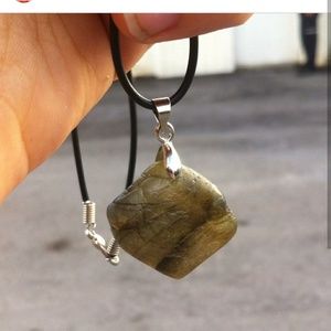 Raw labdorite crystal pendant ✨☄️